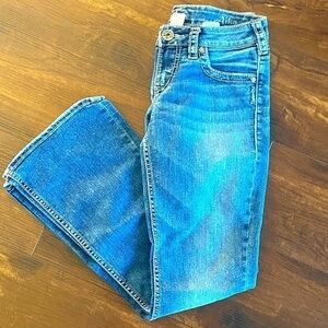 🔥Women's Silver Brand Aiko Jeans Bootcut 27X31 Cute!